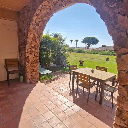 Climatise Avec Piscine, Parking, Proche - - Fr-1-780-75 Apartment