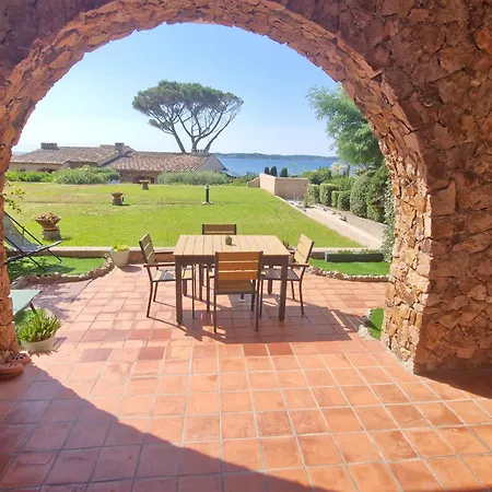 Climatise Avec Piscine, Parking, Proche - - Fr-1-780-75 *