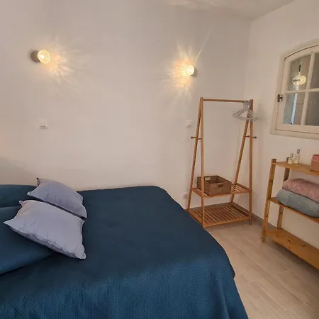Climatise Avec Piscine, Parking, Proche - - Fr-1-780-75 Apartment *