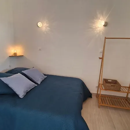 Climatise Avec Piscine, Parking, Proche - - Fr-1-780-75